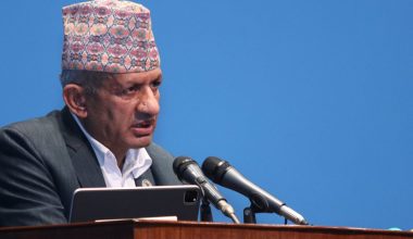 ज्ञवालीले भने- बजेटले राजनीतिक र आर्थिक संकट ल्याएको छ