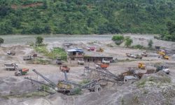 क्रसर उद्योगको मापदण्ड संशोधन गर्ने सरकारले निर्णयविरुद्ध रिट