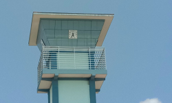 टिकापुरमा घण्टाघरका घडी ठप्प