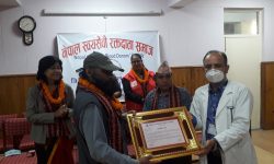 रक्तदाता प्रेमसागर कर्माचार्य सम्मानित (तस्बिरसहित)