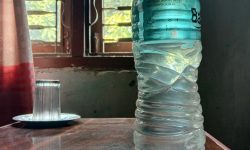 सिल प्याक पानीकाे बोतलमा माकुरो भेटिएपछि…