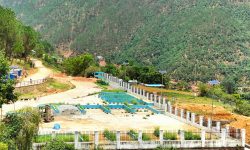 बसपार्क निर्माणको काम अलपत्र, बजारमै पार्किङ