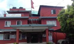 कर्मचारी अभावमा सेवाग्राहीलाई सास्ती