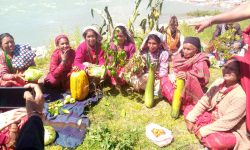 हाट बजार मेलामा स्थानीयवासी !