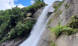 पर्यटनको पर्खाइमा धिप्लुङ झरना !