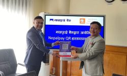 भाटभटेनी सुपरमार्केटलाई माछापुच्छ्रेले दियो नेपाल पे क्युआरकोड