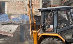 खिचापोखरीमा बनाइएका अवैध संरचना पनि महानगरले हटायो