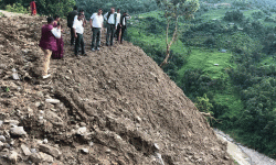 कांग्रेस प्रवक्ता डा. महतद्वारा बाढीपहिरोग्रस्त क्षेत्रको निरीक्षण