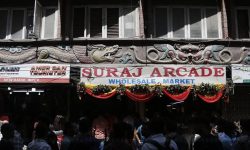 सुरज अर्केडको बेसमेन्टका पसल हटाउँदै महानगर