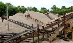 तनहुँका १० क्रसर उद्योग दर्ताविनै सञ्चालन