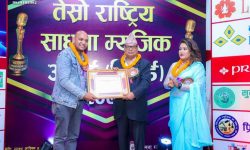 तेस्रो राष्ट्रिय साधना म्युजिक अवार्ड : वरिष्ठ स्रस्टा सम्मान बी पाण्डेलाई