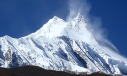 मनास्लु हिमपहिराे अपडेट : घाइते सबैको उद्धार, मृतक राईको शव उठाउन समस्या