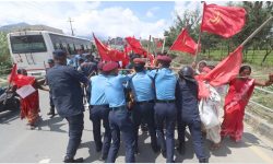 मिटरब्याज पीडित र प्रहरीबीच कीर्तिपुरमा झडप