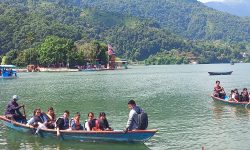 तालबाराही मन्दिरमा दर्शन गर्न जाँदै भक्तजन !