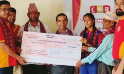 महालक्ष्मी विकास बैंकद्वारा नवराज बहादुर सिंह जेहेन्दार छात्रवृत्ती वितरण