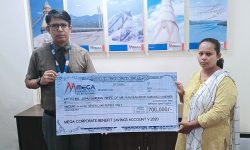 दुर्घटनामा ज्यान गुमाएका सैनिक परिवारलाई मेगा बैंकले दियाे ७ लाख