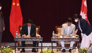 नेपाल र चीनबीच अन्तरसंसदीय सहयोगसम्बन्धी सम्झौतापत्रमा हस्ताक्षर, विवाद उत्पन्न भए अङ्ग्रेजीप्रति मान्य हुने