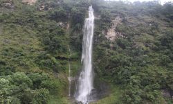 बाउसे झरना !