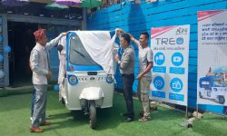 अग्नि ग्रुपद्वारा ट्रियो इलेक्ट्रिक अटो विभिन्न ठाँउमा सार्वजनिक गर्दै