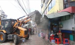 महानगरले बानेश्वरको अनधिकृत संरचनामाथि चलायो डोजर