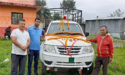 अलपत्र गाईबाछाको उद्धारका गर्न नगरपालिकाले दियो एम्बुलेन्स