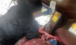 दुर्गमको नियति : बाटोमै मृत बच्चाकाे जन्म