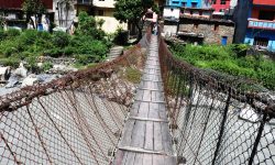 एक सय ३५ वर्ष पुरानो झोलुङ्गे पुल मर्मतको पर्खाइमा