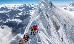 मनास्लु हिमपहिरो : १ जनाको मृत्यु, १० को उद्धार