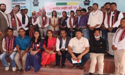 रतन थापा लगायतका नेताहरु एमाले परित्याग गरेर रेशम चौधरीको पार्टीमा प्रवेश