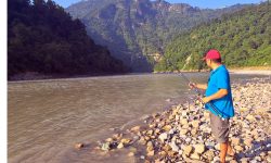 माछा मार्दै !