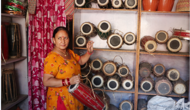 संकटमा मादल व्यवसाय