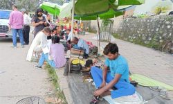 जुत्ता सिलाउने रामहरुको यथार्थः भन्छन्, ‘सीपको सम्मान भएन