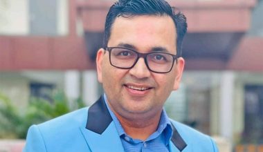 चितवन क्षेत्र ३ मा डा अधिकारीलाई उम्मेदवार बनाउने