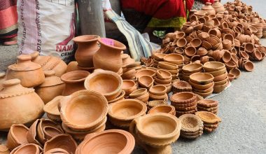 माटोका भाँडा किन्नेको भीड