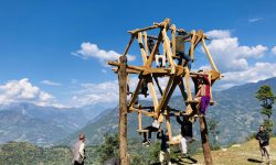 चर्खेपिङ खेल्दै !