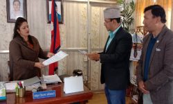 ब्याजविरुद्ध भक्तपुरका उद्यमी व्यवसायीद्धारा ज्ञापनपत्र पेश