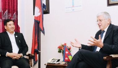 पर्यटनमन्त्री श्रेष्ठसँग इटालीका राजदूत लुकाको शिष्टाचार भेट