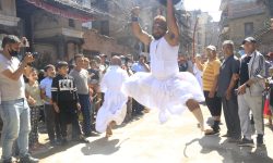 मध्यपुरथिमिमा आज मल्लकालीन युद्धको झल्को दिने खाँ पिहाँवइगु जात्रा