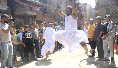 मध्यपुरथिमिमा आज मल्लकालीन युद्धको झल्को दिने खाँ पिहाँवइगु जात्रा