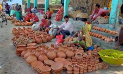 माटाको भाडाकुँडा बेच्दै व्यापारी !