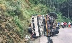 तमिलनाडुमा तीर्थयात्रु बोकेको गाडी खाडलमा खस्दा ८ जनाको मृत्यु