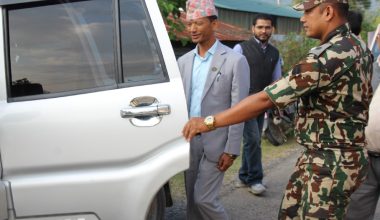 सहरी विकास मन्त्री चौधरीले गरे सरकारी गाडी फिर्ता