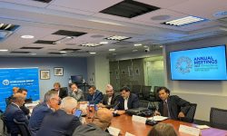 अर्थमन्त्री शर्मा र विश्व बैंकका उपाध्यक्ष मार्टिनबीच भेटघाट