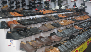 चोरी पैठारी हुँदा स्वदेशी जुत्ताचप्पल व्यवसायी मारमा