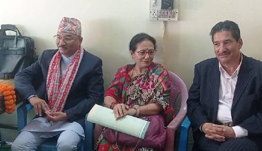 मकवानपुरमा महालक्ष्मी डीना र कमल थापाद्वारा उम्मेदवारी दर्ता