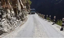 बीस दिनदेखि अवरुद्ध कर्णाली राजमार्ग सञ्चालनमा