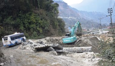 मालढुंगा–बेनी सडक चार दिनपछि सञ्चालन