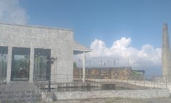 साल्मेडाँडामा समाधिस्थल निर्माण