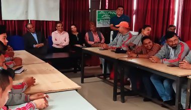माओवादी अध्यक्षद्वारा भूकम्पपछि पुनःनिर्माण गरिएको गोरखा दरबारको अवलोकन