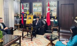 अमेरिकी राजदूत थम्पसन र प्रचण्डबीच भेट